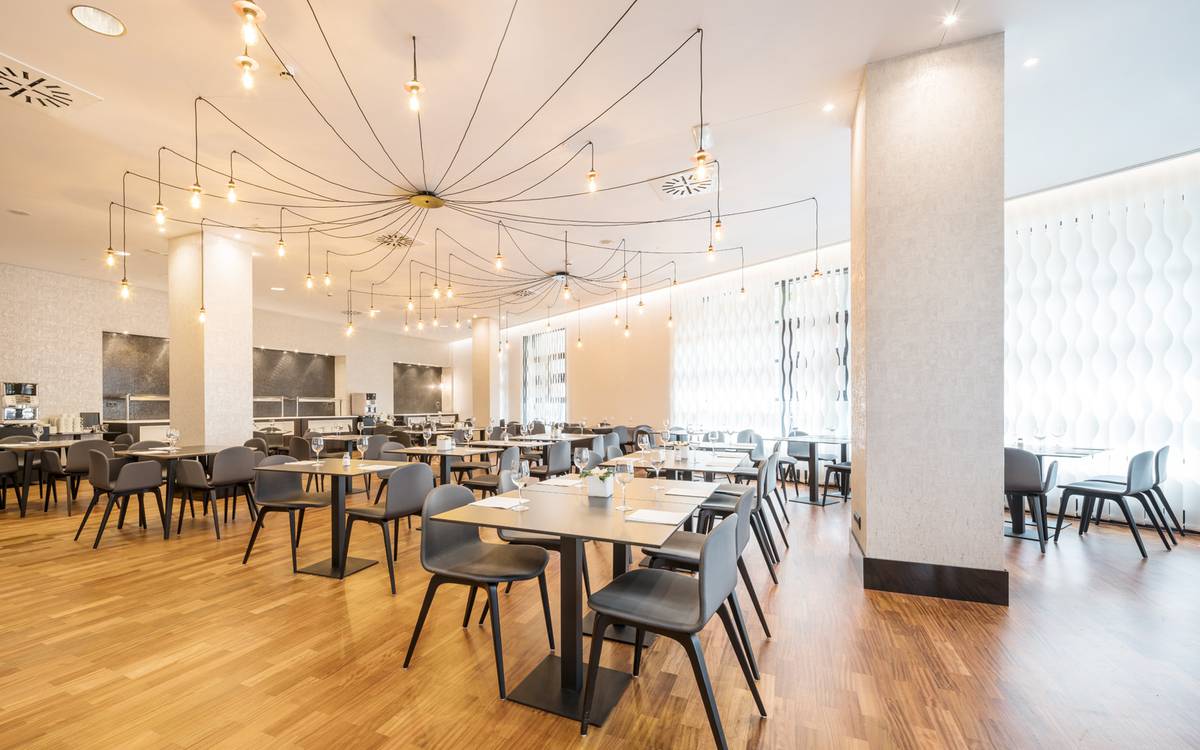 Restaurant Hotel ILUNION Pío XII Madrid Restaurant Hotel ILUNION Pío XII Madrid